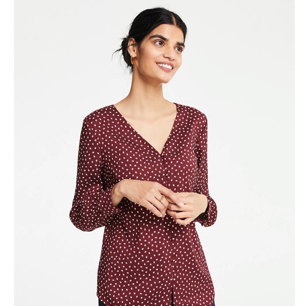 Ann Taylor spade print button down long sleeved top